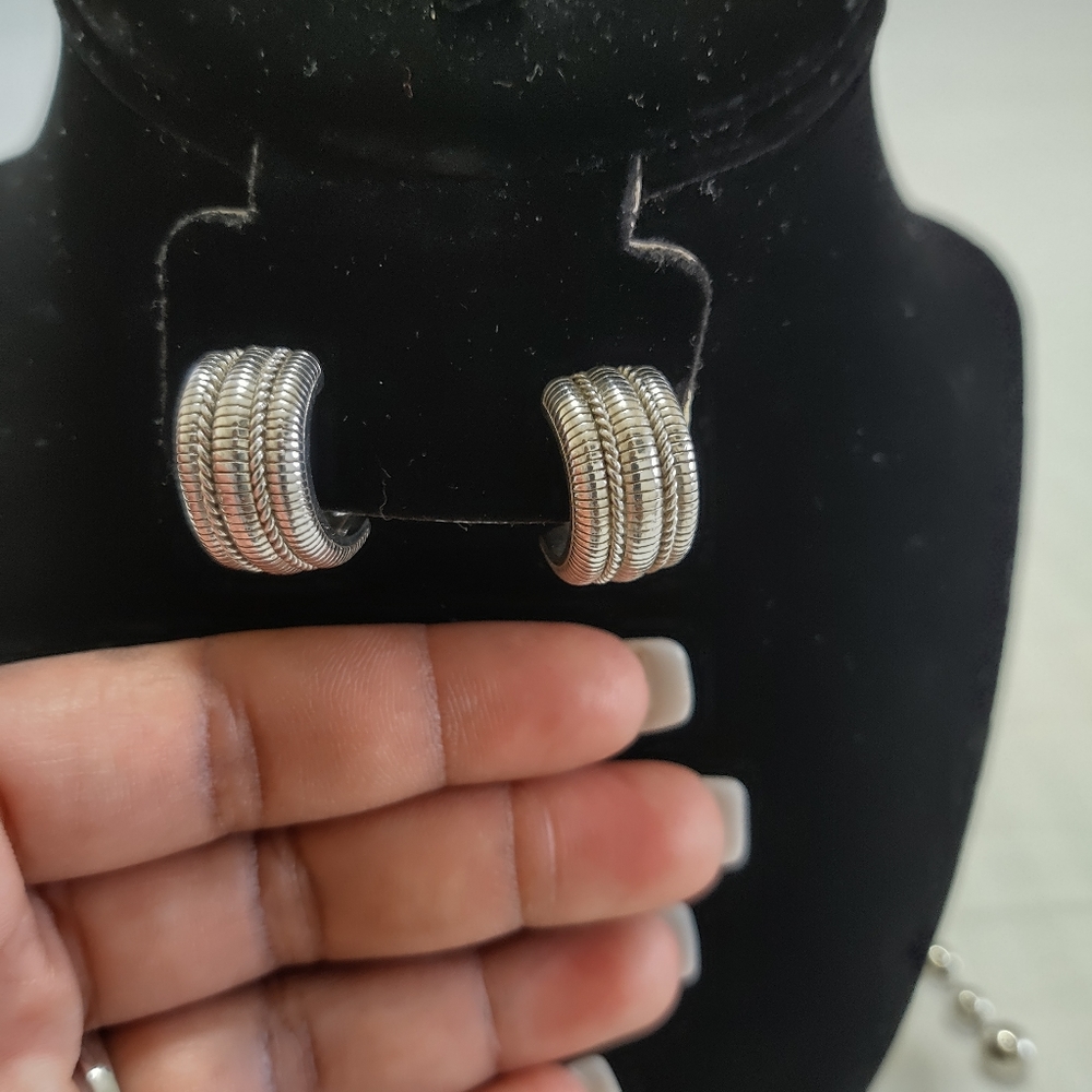 BEAUTIFUL JUDITH RIPKA EARRINGS